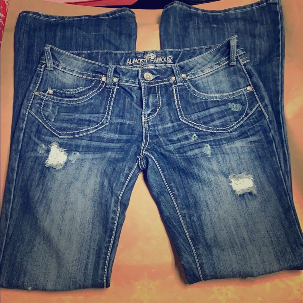🎊Host Pick🎊Almost Famous Destructed Jeans Sz 9